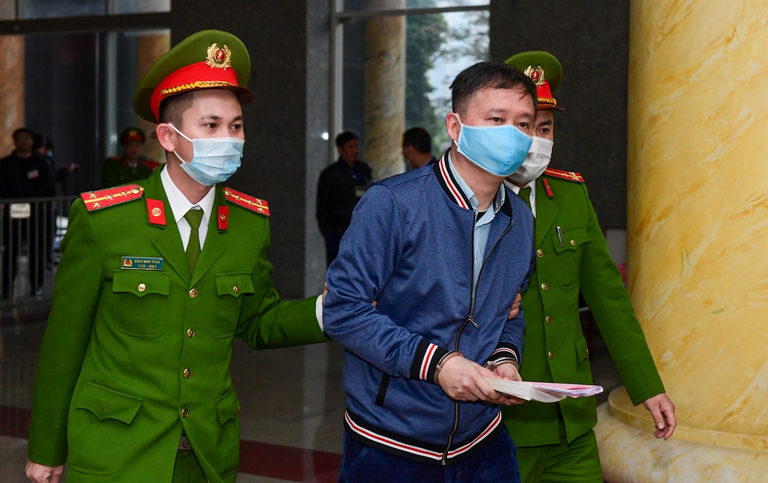 Xet xu ong Dinh La Thang anh 2