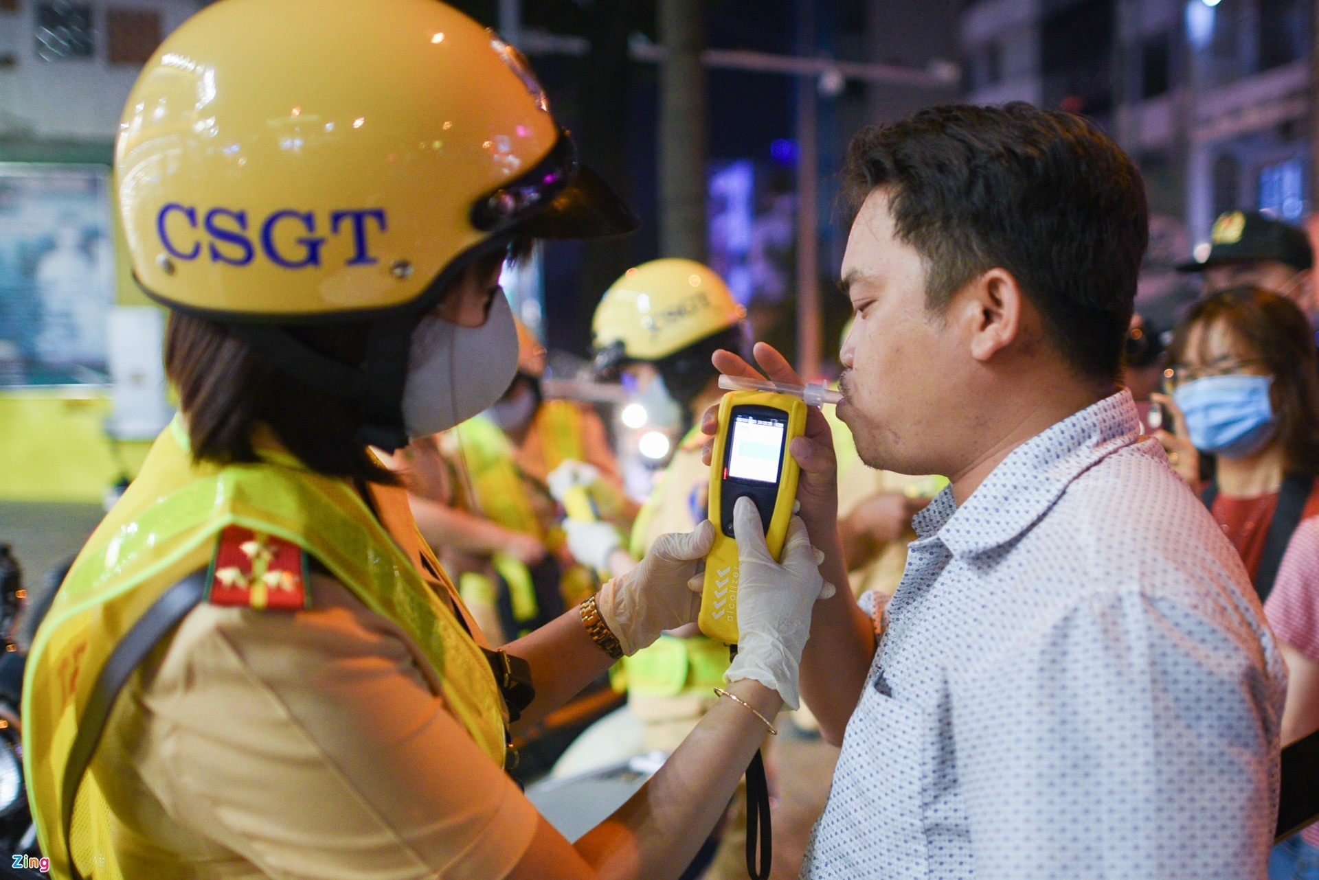 Vi phạm giao thông ảnh 1 Vi pham giao thong anh 1