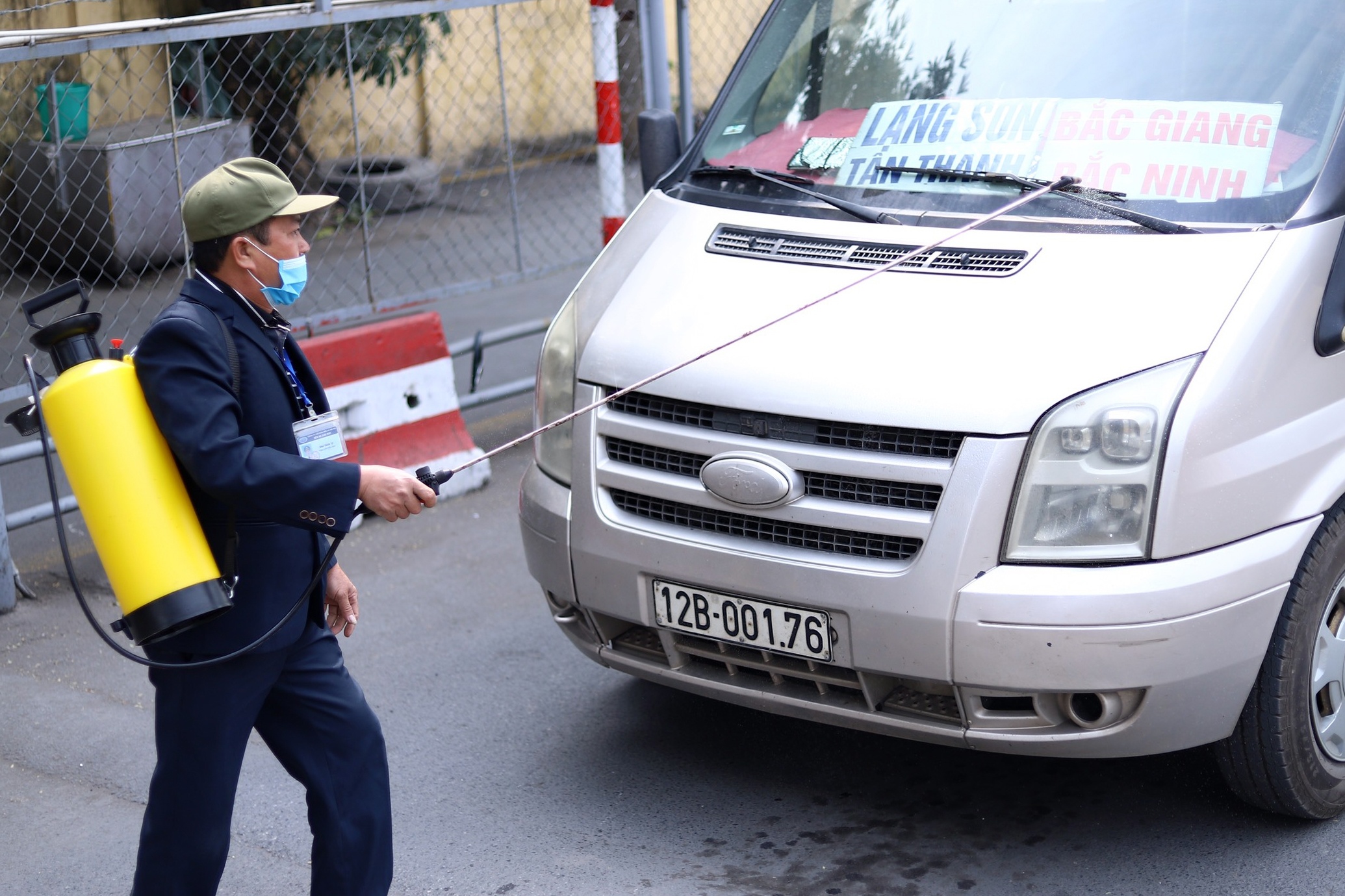 Nhieu xe khach chua tuan thu viec phong, chong dich Covid-19 hinh anh