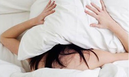 Co gai bi cuong buc sau buoi hen ho hinh anh