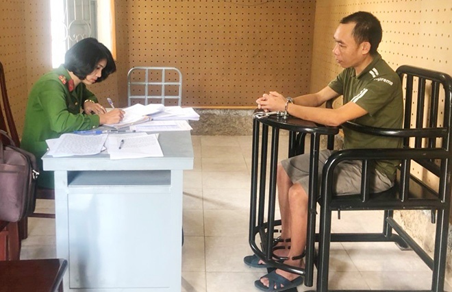 Nu canh sat tuoi Suu anh 4