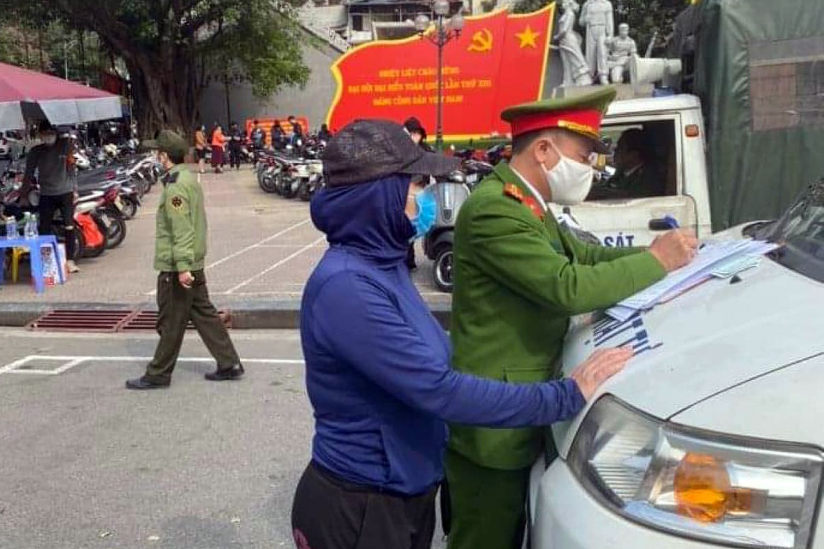 Bãi trông xe chặt chém ảnh 1 Bai trong xe chat chem anh 1