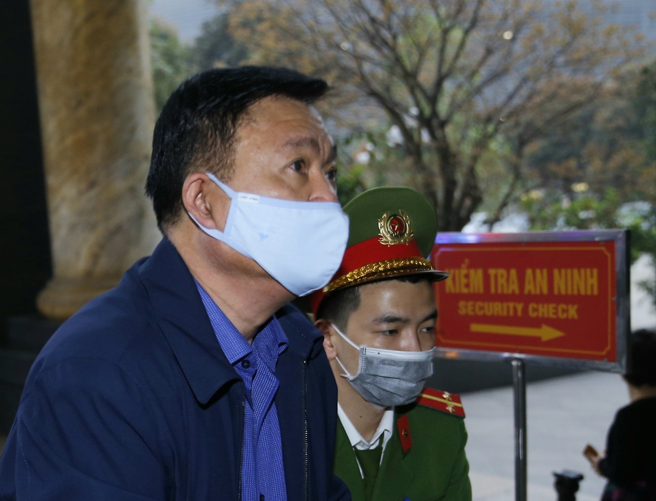 Xet xu ong Dinh La Thang anh 3