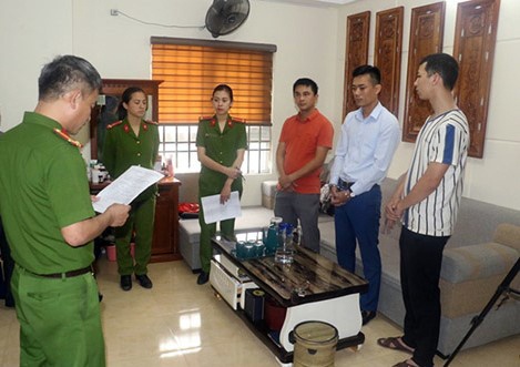 Lua dao xin viec lam anh 2