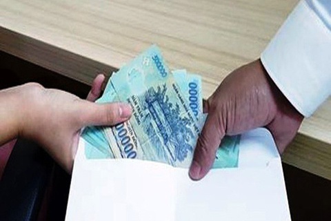 Phat tu nguoi dan ba lua chay an gia 1,5 ty hinh anh