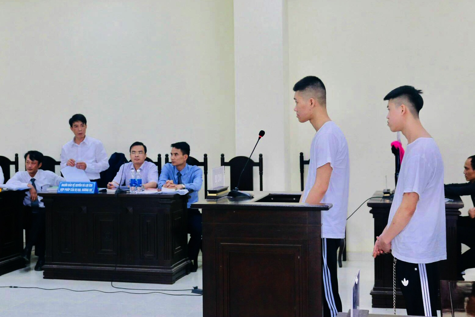 Khang cao vu sat hai nam sinh o Thanh Hoa anh 1