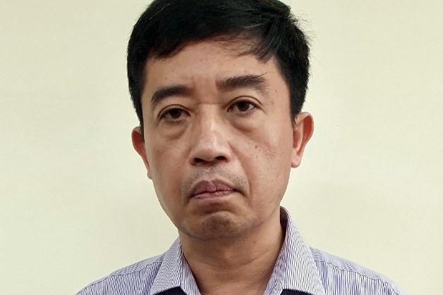 Khoi to cuu Giam doc nha may oto VEAM hinh anh