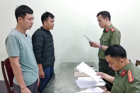 Tổ chức xuất nhập cảnh trái phép ảnh 1 To chuc xuat nhap canh trai phep anh 1