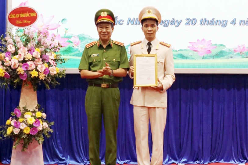 Bo nhiem Giam doc Cong an Bac Ninh anh 1