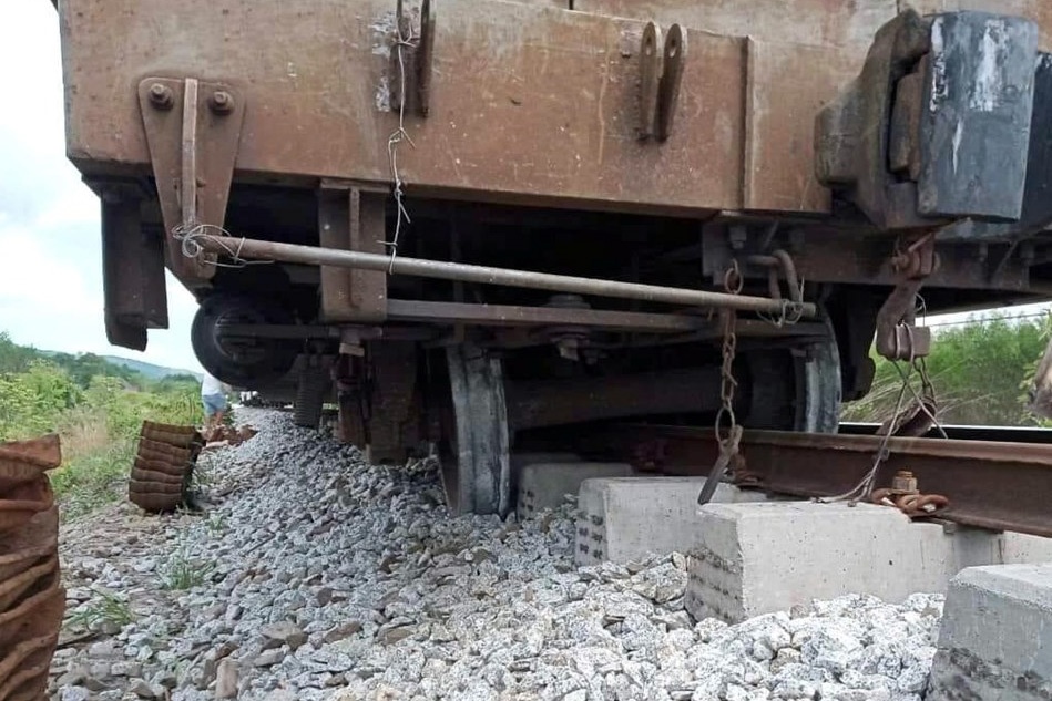 Tau hoa trat banh anh 1