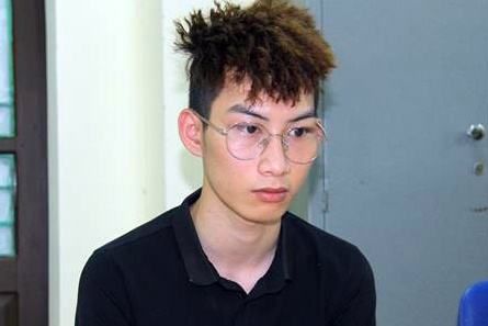 Duong day dua 200 nguoi xuat nhap canh trai phep hinh anh