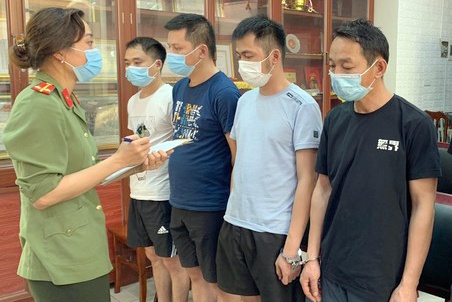 Nguoi Trung Quoc doi lot chuyen gia, dua 50 dong huong vao Ha Noi hinh anh