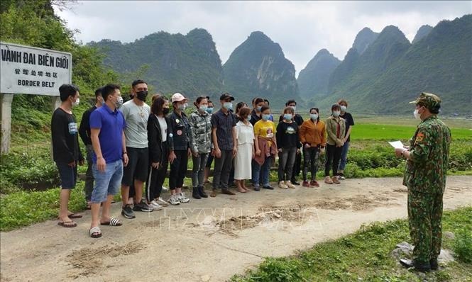 Nhập cảnh trái phép ảnh 1 Nhap canh trai phep anh 1
