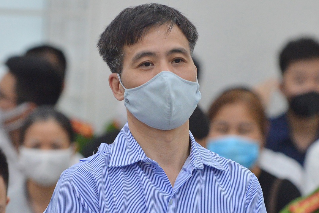 4 thanh tra giao thong nhan hoi lo hon 300 trieu hinh anh