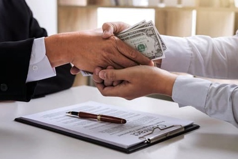 Kiem sat vien nhan hoi lo trung da dieu hinh anh