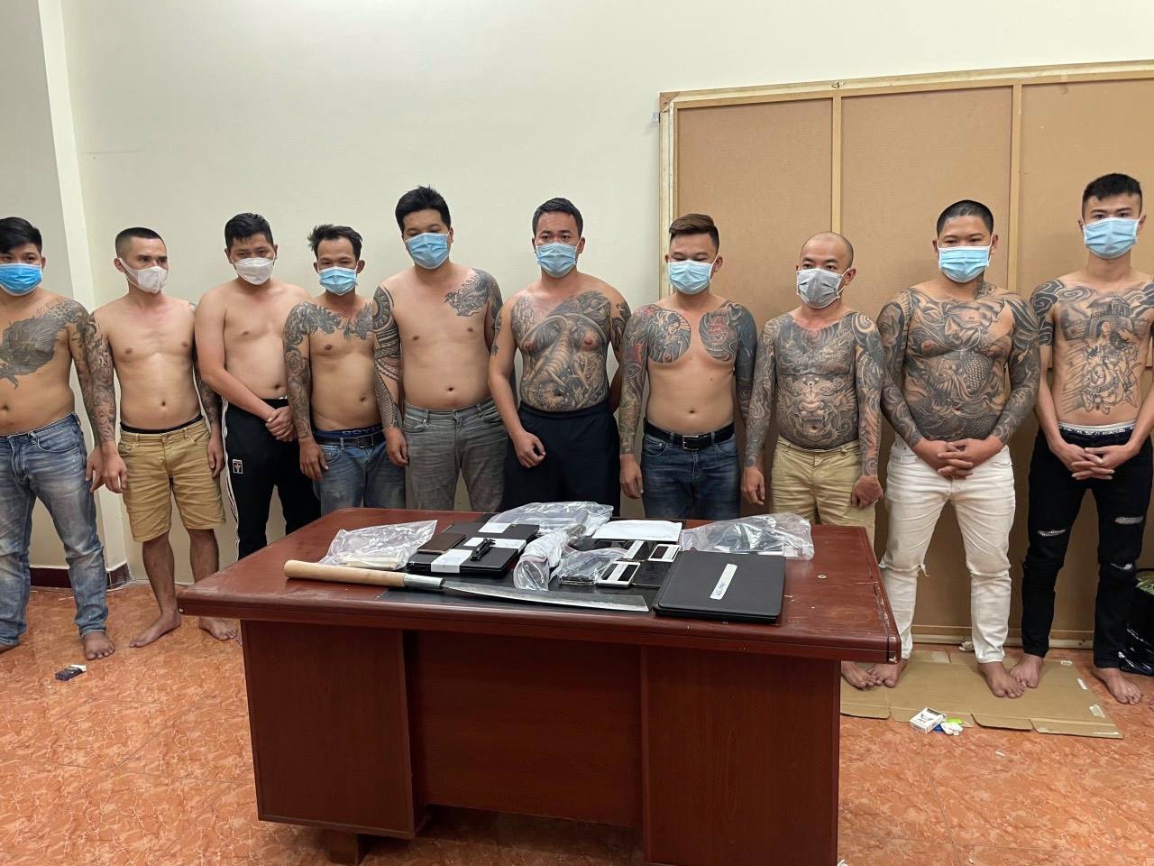 Ca do bong da 1.500 ty anh 2