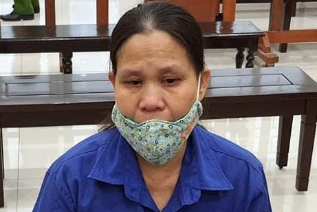 Nguoi phu nu am muu ha doc chong va tinh dich hinh anh