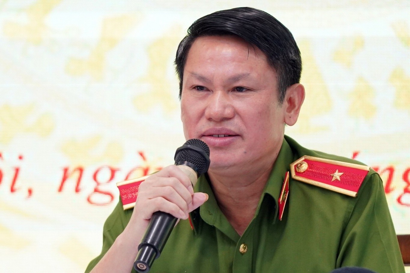 Toi pham dung tau ngam van chuyen ma tuy hinh anh