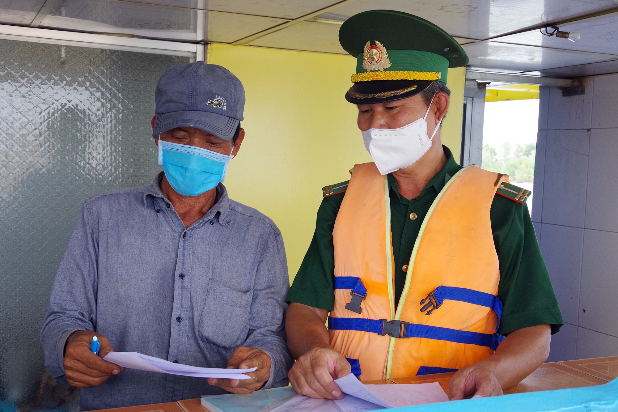 Tam giu 3 sa lan van chuyen cat lau hinh anh