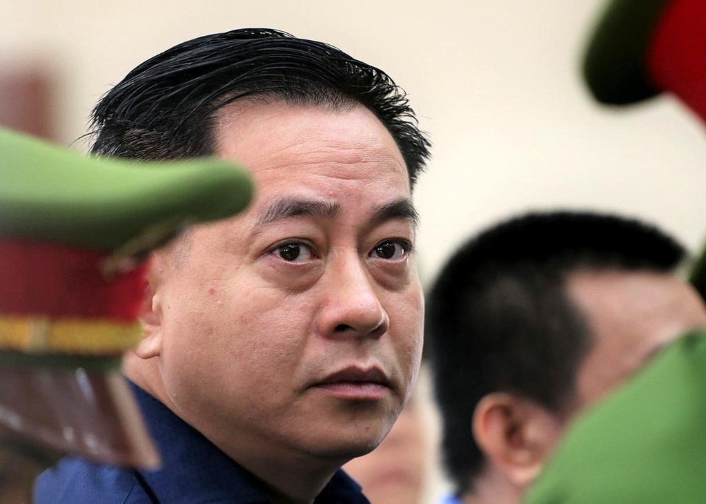 Ong Nguyen Duy Linh bi cao buoc nhan hoi lo cua Vu 'Nhom' hinh anh