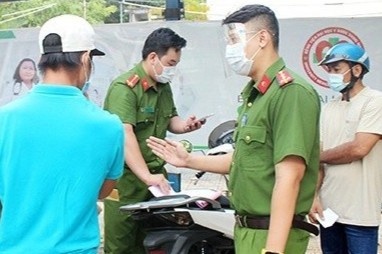 Ha Noi phat hon 1,5 ty dong voi nguoi vi pham Chi thi 16 hinh anh
