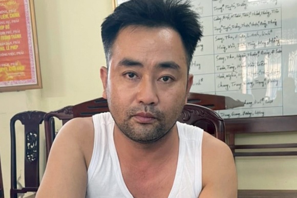 Ke tron truy na chem ban gai tai nha nghi hinh anh