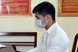 Thanh nien livestream tai chot kiem soat dich bi phat 7,5 trieu hinh anh