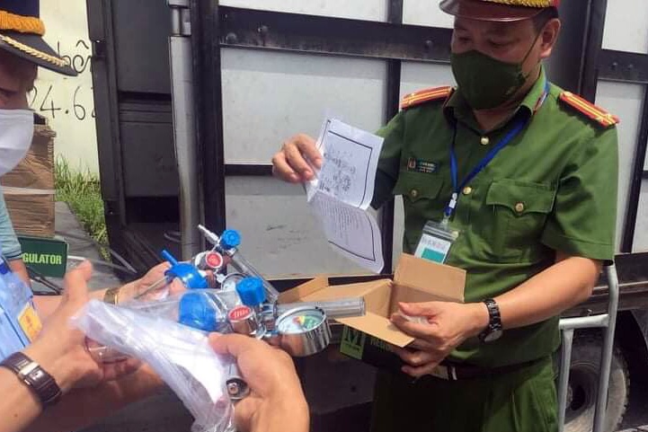 Phat hien xe tai cho 1.100 van tho oxy khong ro nguon goc hinh anh