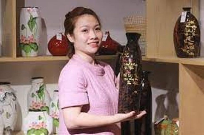 Chu Facebook Ngan Gom bi dieu tra hanh vi lua dao hinh anh
