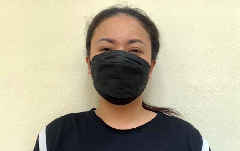 Chu quan karaoke co thu khi canh sat kiem tra hinh anh