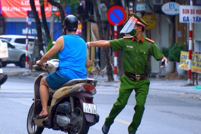 Ha Noi phat hon 1.500 nguoi vi pham Chi thi 16 trong ngay 2/9 hinh anh