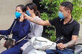 Bat giu ten cuop iPhone co 3 tien an hinh anh