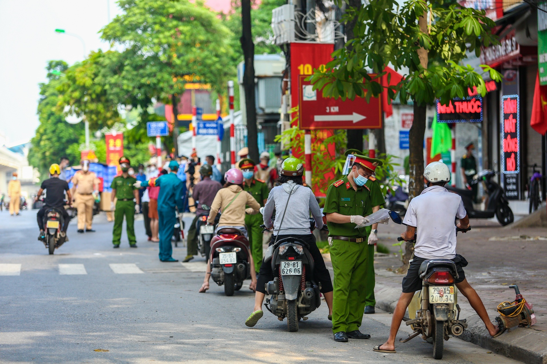 Huong dan di duong o Ha Noi anh 1