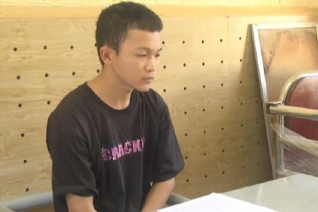 Bat tam giam thanh nien dan canh cung ban gai cuop tai san hinh anh