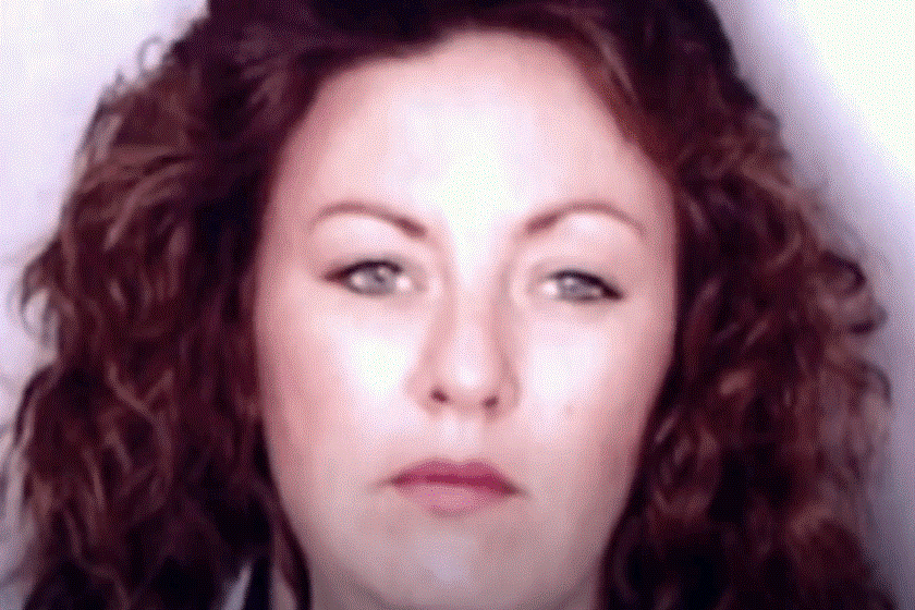 Vo chai bia giup canh sat My lan ra ke sat hai gai ban dam hinh anh