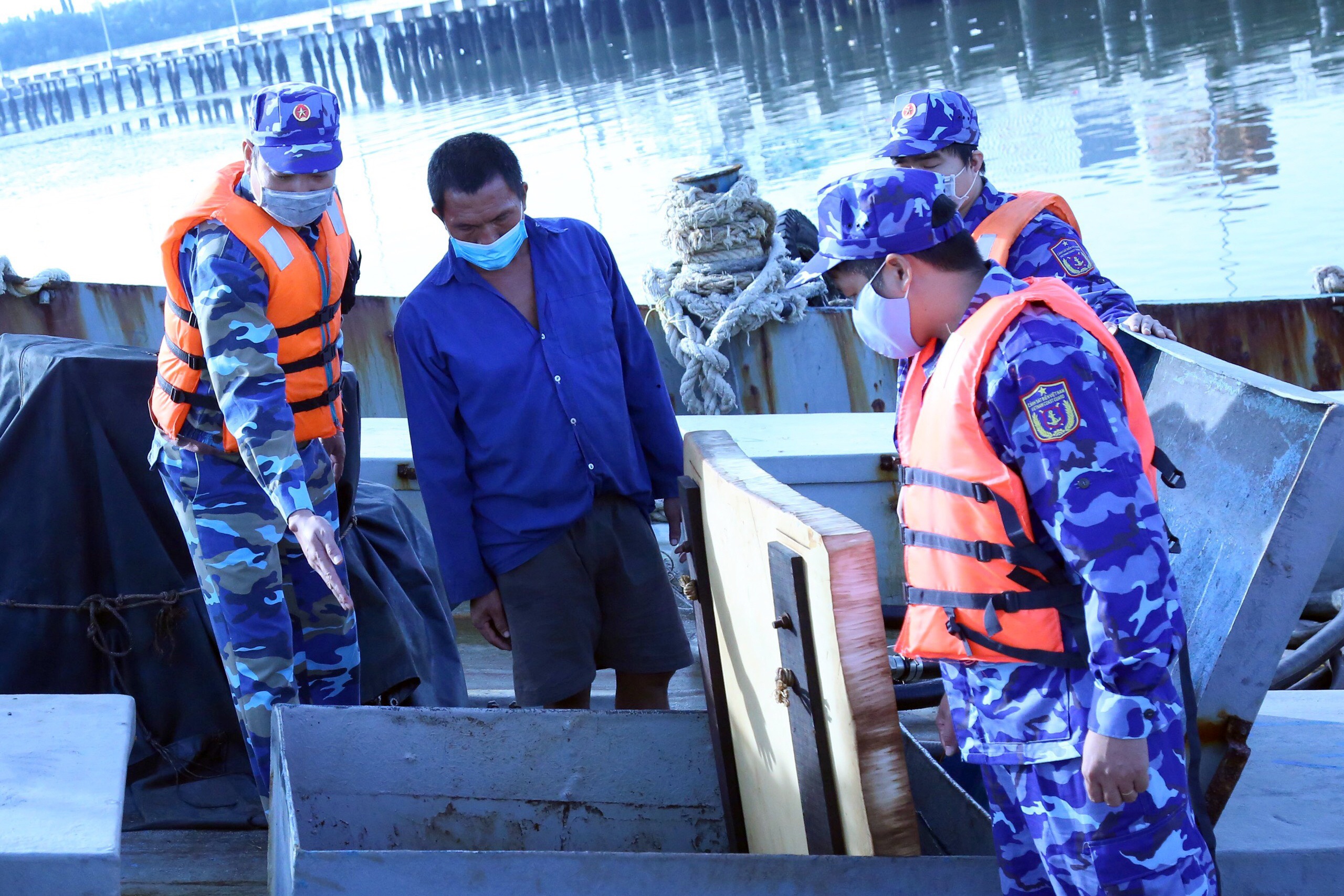 Bat tau cho dau DO anh 1