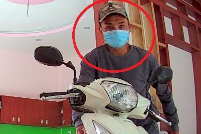 Camera ghi hinh ten trom danh cap xe may trong nha dan hinh anh