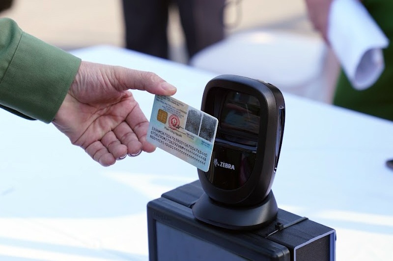 Nhung giay to can mang khi vao xem tran Viet Nam - Saudi Arabia hinh anh