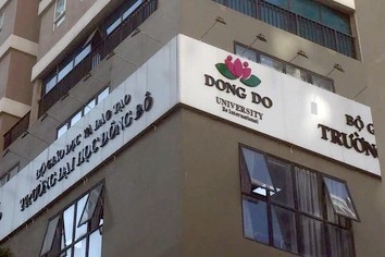 Cuu hieu truong Dai hoc Dong Do sap hau toa hinh anh