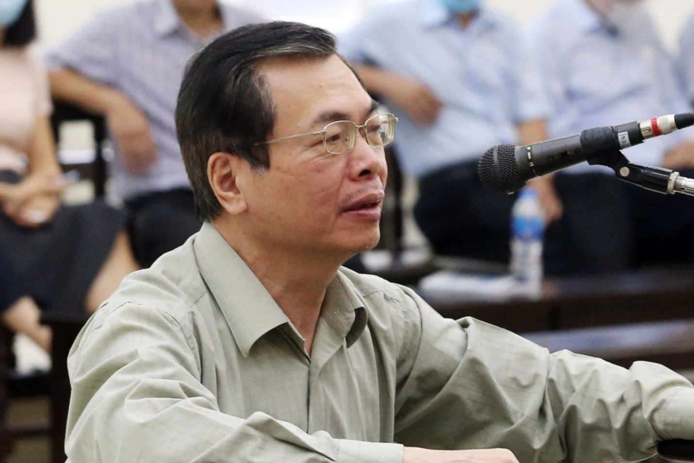 Ong Vu Huy Hoang vang mat, toa hoan xu phuc tham hinh anh