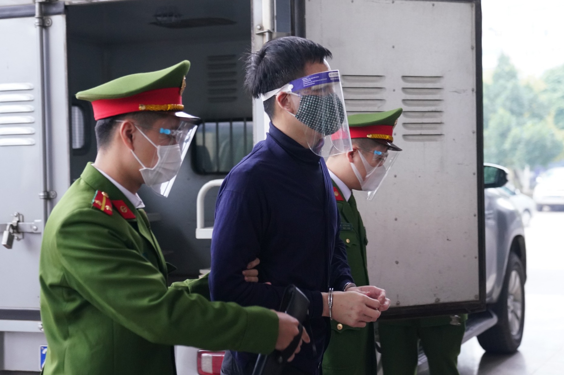 Xét xử Nguyễn Đức Chung ảnh 2 Xet xu Nguyen Duc Chung anh 2