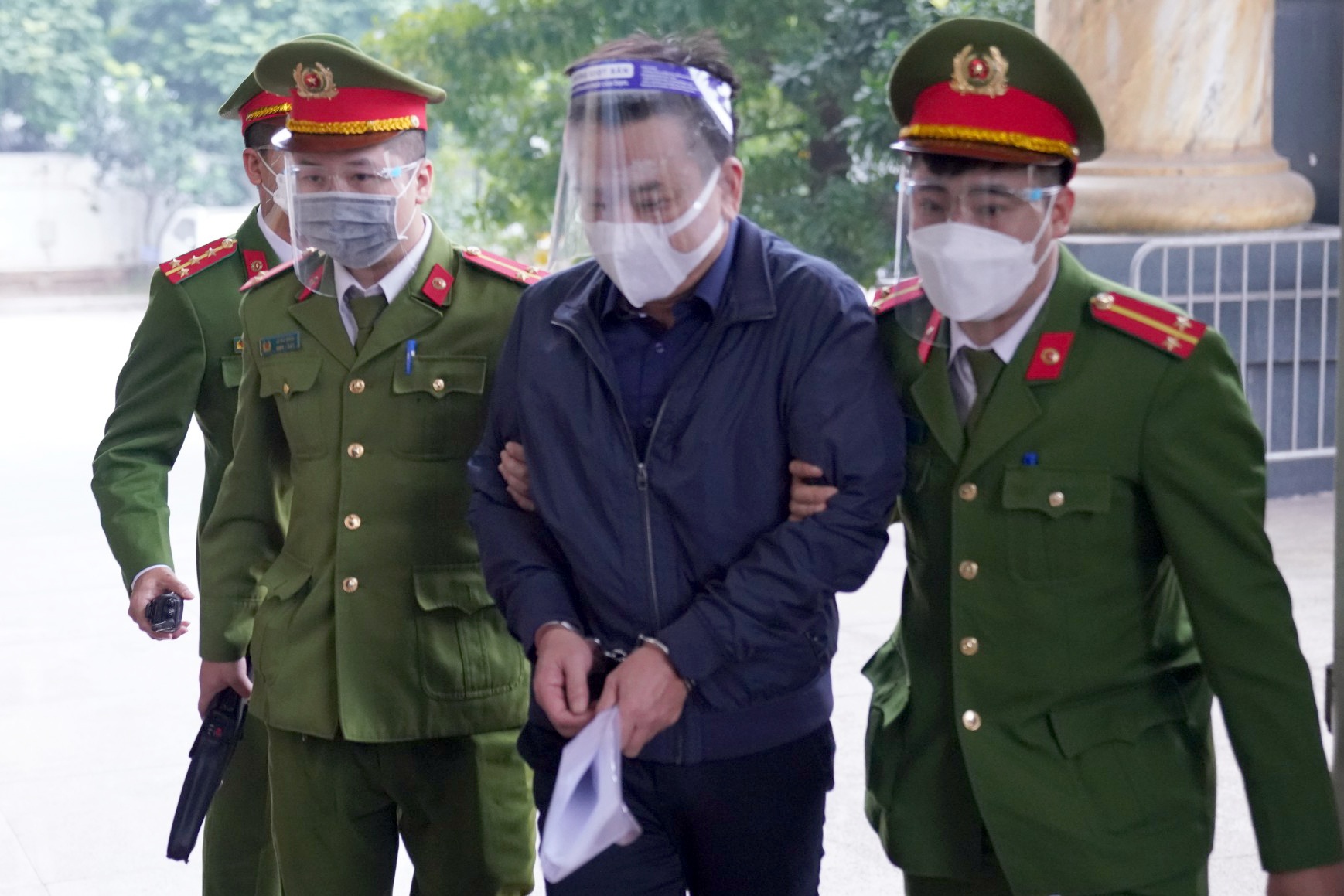 Tuyên án Nguyễn Đức Chung ảnh 2 Tuyen an Nguyen Duc Chung anh 2