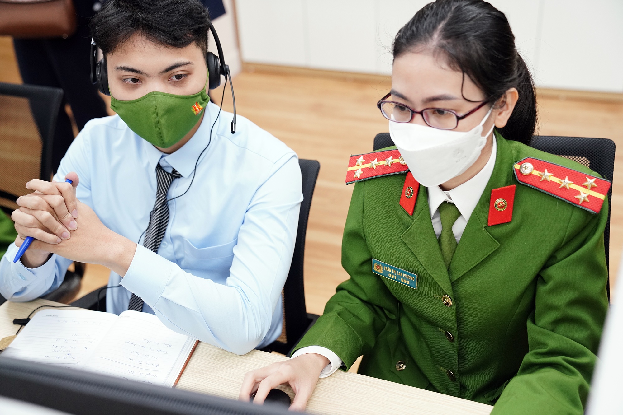 Bo Cong an lap tong dai tra loi tien do cap can cuoc gan chip hinh anh