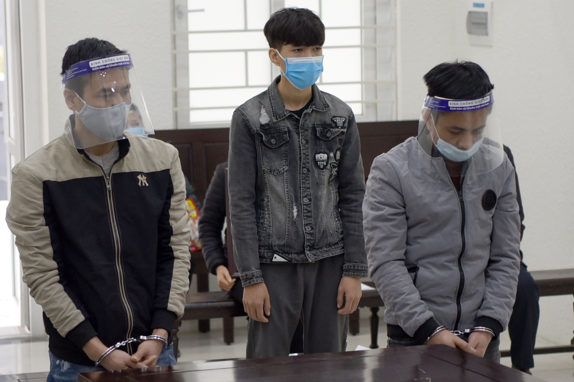 Giet nu sinh ngan hang anh 2