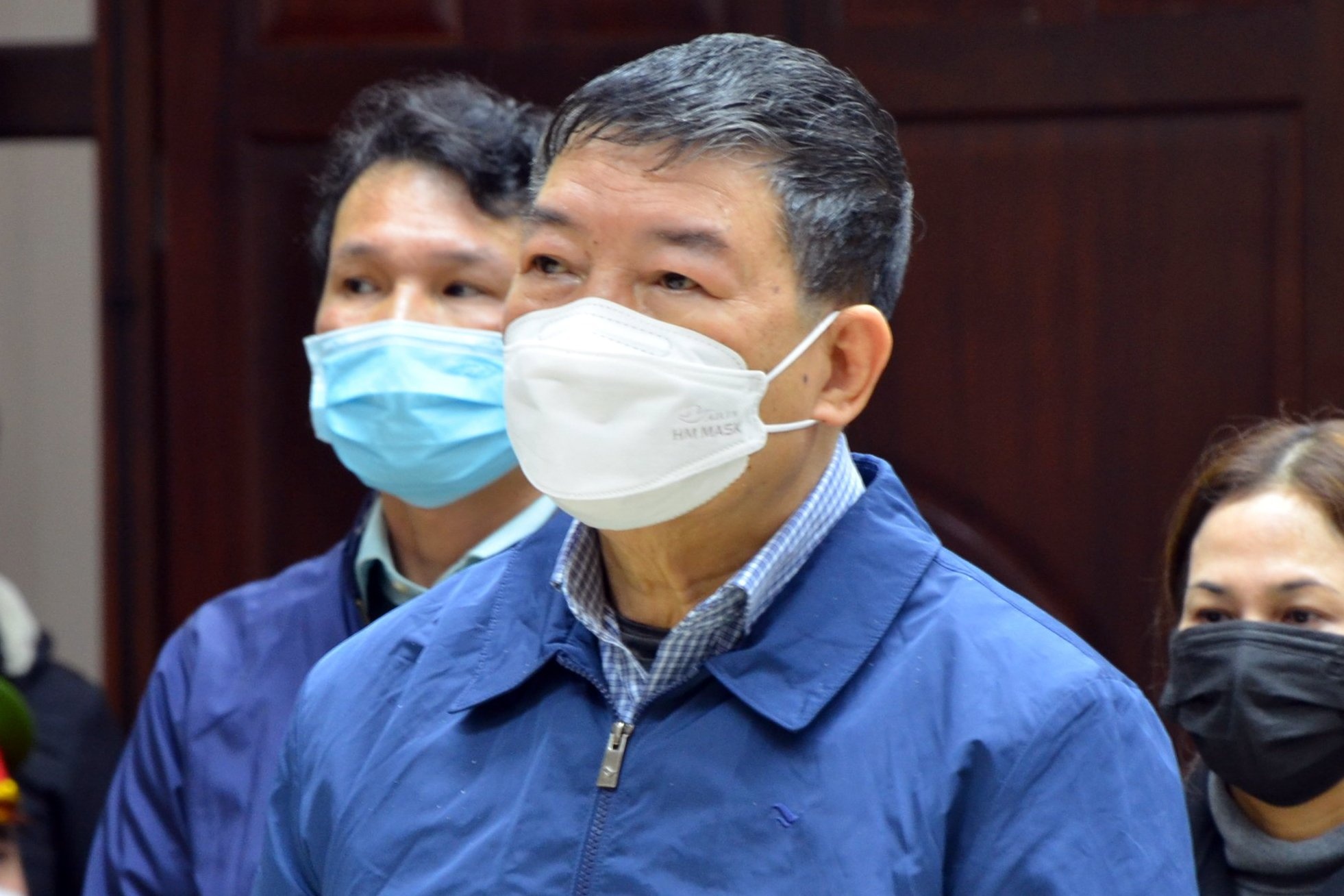 Cuu Giam doc BV Bach Mai: 'Nhan 400 trieu dong, toi nghi la qua Tet' hinh anh
