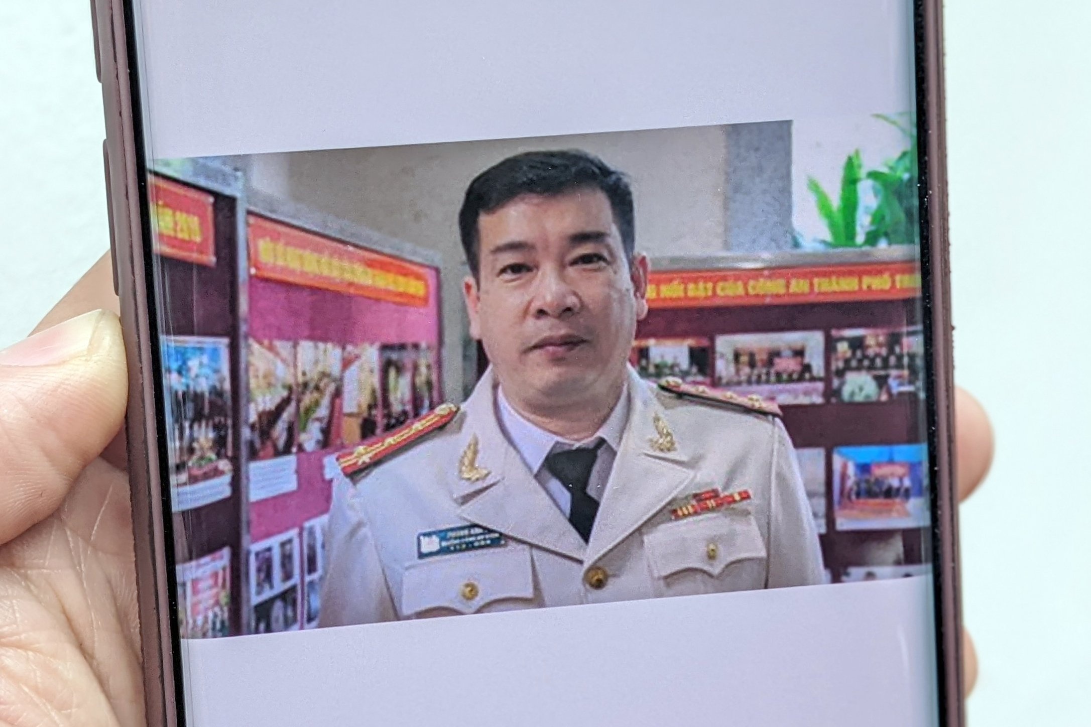 Vi sao cuu dai ta Phung Anh Le chi dao tha nghi pham vu cuop? hinh anh