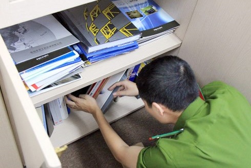 Bat them can bo trong vu 'thoi' gia thiet bi giao duc o Bac Giang hinh anh