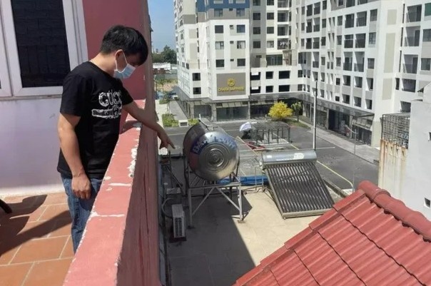 Cong an bac tin co gai tu tu vi bi ep tiep khach o quan karaoke hinh anh