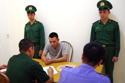 Bat giu ke lua ban 2 co gai ve Hai Phong de boc lot suc lao dong hinh anh