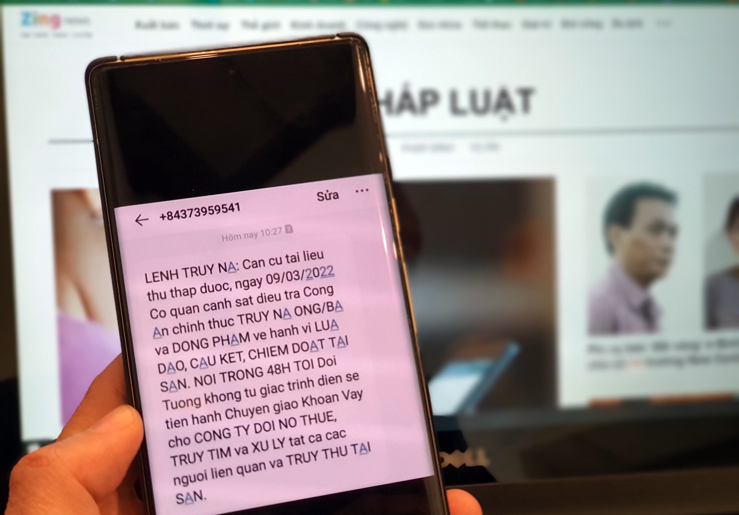 Tin nhan bi truy na anh 1